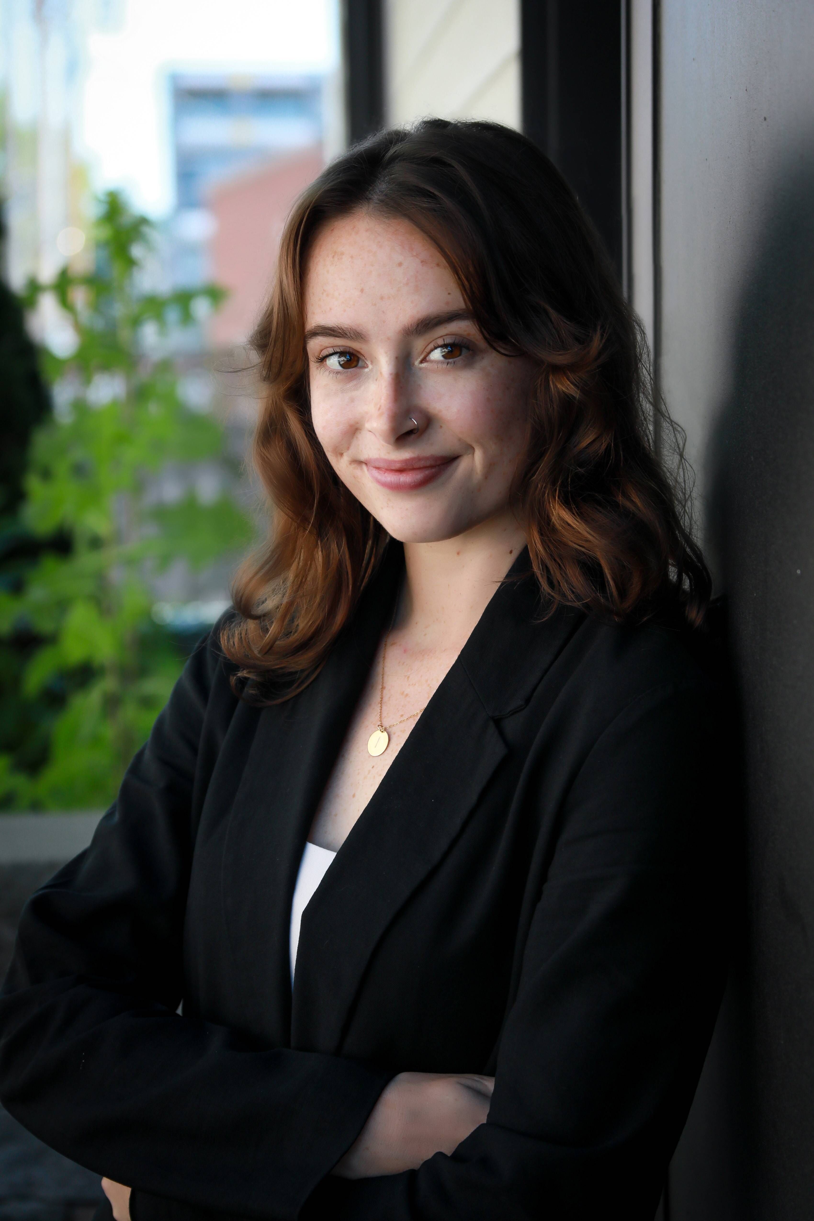 Isabel Bateman Headshot 2025, Client Service Associate at Tailored Wealth Solutions